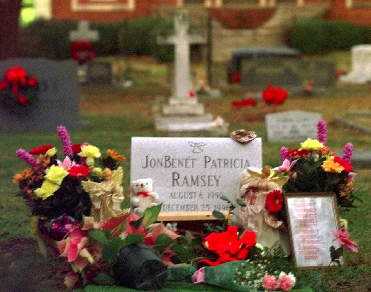 [IMAGE] Family makes new push to solve JonBenét Ramsey murder